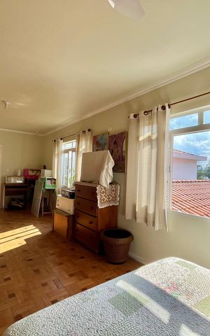 Casa à venda com 222m², 4 quartos e 3 vagas Casa à venda com 222m², 4 quartos e 3 vagasSuite Edícula