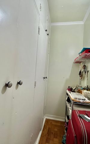 Casa à venda com 222m², 4 quartos e 3 vagas Casa à venda com 222m², 4 quartos e 3 vagasCloset