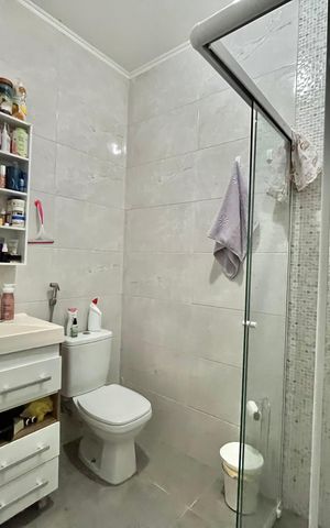 Casa à venda com 222m², 4 quartos e 3 vagas Casa à venda com 222m², 4 quartos e 3 vagasBanheiro da Suíte