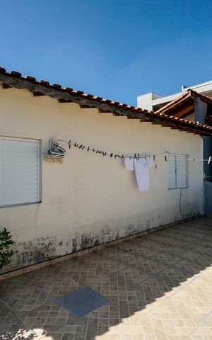 Casa à venda com 199m², 4 quartos e 3 vagas Casa à venda com 199m², 4 quartos e 3 vagasTerraço