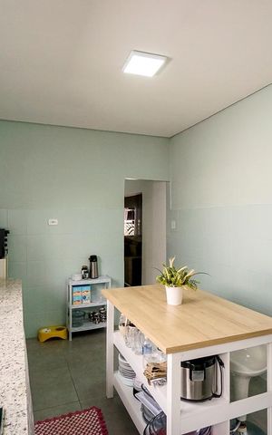 Casa à venda com 199m², 4 quartos e 3 vagas Casa à venda com 199m², 4 quartos e 3 vagasCozinha