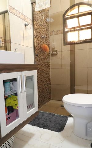 Casa à venda com 120m², 3 quartos e 2 vagasBanheiro 1