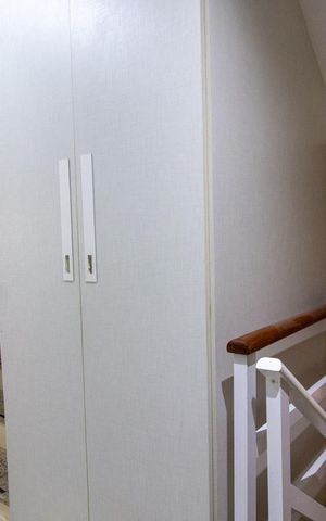 Casa à venda com 251m², 5 quartos e 4 vagas Casa à venda com 251m², 5 quartos e 4 vagasCorredor