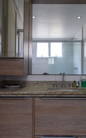 Casa à venda com 251m², 5 quartos e 4 vagas Casa à venda com 251m², 5 quartos e 4 vagasBanheiro da Suíte 1