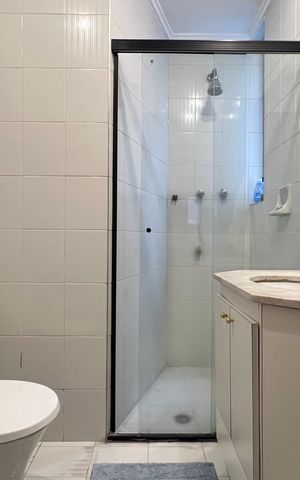 Apartamento à venda com 220m², 3 quartos e 4 vagas Apartamento à venda com 220m², 3 quartos e 4 vagasBanheiro