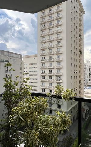 Apartamento à venda com 220m², 3 quartos e 4 vagas Apartamento à venda com 220m², 3 quartos e 4 vagasVaranda