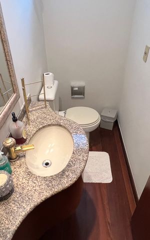 Apartamento à venda com 220m², 3 quartos e 4 vagas Apartamento à venda com 220m², 3 quartos e 4 vagasLavabo