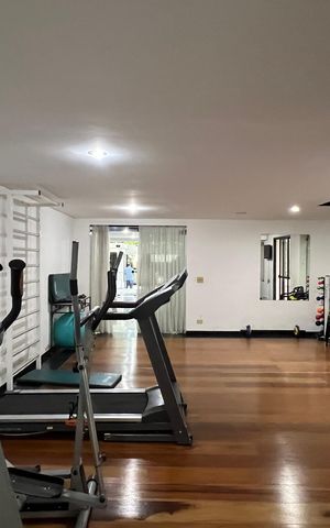 Apartamento à venda com 220m², 3 quartos e 4 vagas Apartamento à venda com 220m², 3 quartos e 4 vagasAcademia