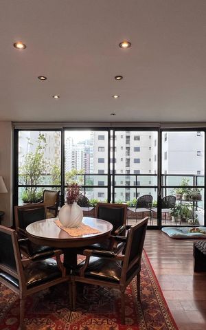 Apartamento à venda com 220m², 3 quartos e 4 vagas Apartamento à venda com 220m², 3 quartos e 4 vagasSala