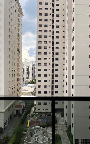Apartamento à venda com 220m², 3 quartos e 4 vagas Apartamento à venda com 220m², 3 quartos e 4 vagasVaranda
