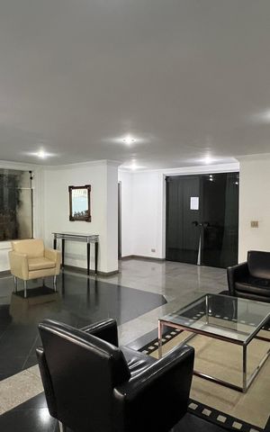 Apartamento à venda com 220m², 3 quartos e 4 vagas Apartamento à venda com 220m², 3 quartos e 4 vagasHall de entrada