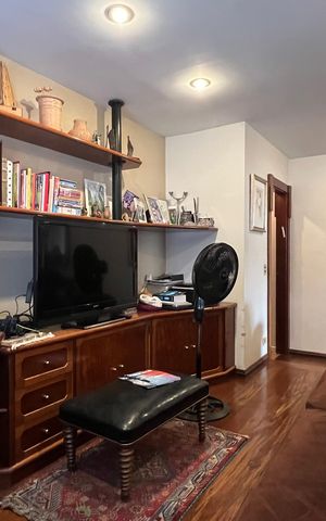 Apartamento à venda com 220m², 3 quartos e 4 vagas Apartamento à venda com 220m², 3 quartos e 4 vagasSala de TV