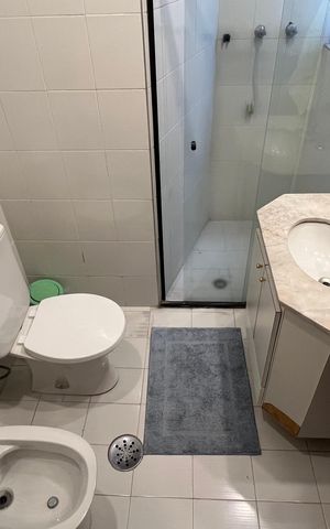 Apartamento à venda com 220m², 3 quartos e 4 vagas Apartamento à venda com 220m², 3 quartos e 4 vagasBanheiro