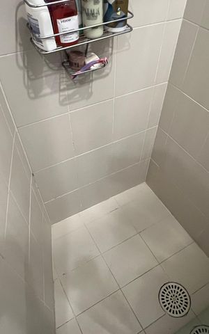 Apartamento à venda com 220m², 3 quartos e 4 vagas Apartamento à venda com 220m², 3 quartos e 4 vagasBanheiro da Suíte 1
