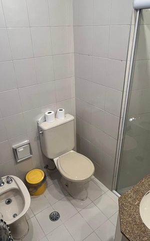 Apartamento à venda com 220m², 3 quartos e 4 vagas Apartamento à venda com 220m², 3 quartos e 4 vagasBanheiro da Suíte 1