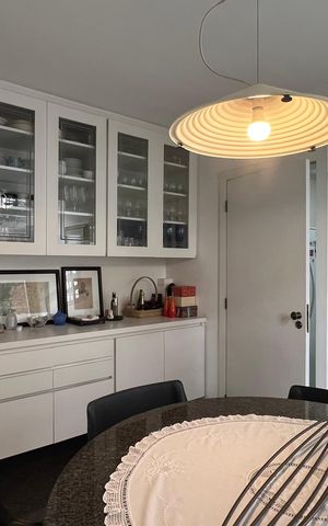 Apartamento à venda com 220m², 3 quartos e 4 vagas Apartamento à venda com 220m², 3 quartos e 4 vagasCopa