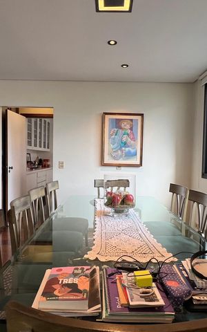 Apartamento à venda com 220m², 3 quartos e 4 vagas Apartamento à venda com 220m², 3 quartos e 4 vagasSala de Jantar