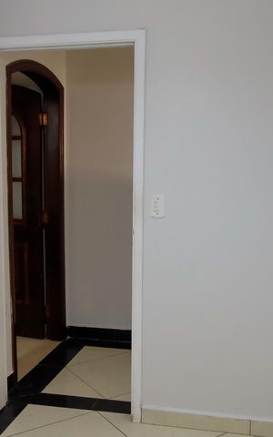 Casa à venda com 256m², 4 quartos e 4 vagas Casa à venda com 256m², 4 quartos e 4 vagasEscritório