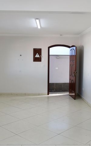 Casa à venda com 256m², 4 quartos e 4 vagas Casa à venda com 256m², 4 quartos e 4 vagassala