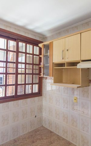 Casa à venda com 170m², 4 quartos e 2 vagas Casa à venda com 170m², 4 quartos e 2 vagasCozinha