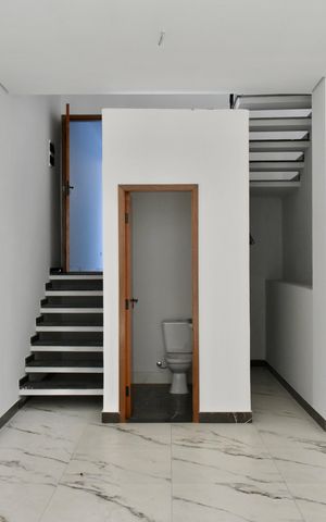 Casa à venda com 160m², 3 quartos e 2 vagasSala