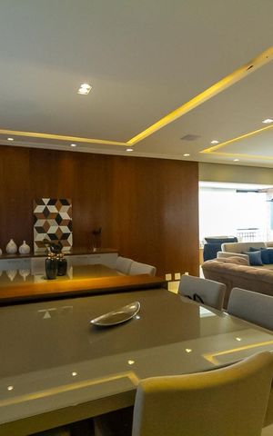 Apartamento à venda com 420m², 4 quartos e 5 vagas Apartamento à venda com 420m², 4 quartos e 5 vagasSala de Jantar