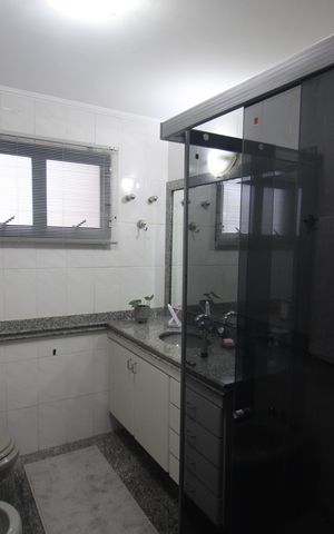 Apartamento à venda com 210m², 3 quartos e 3 vagasQuarto 3 - Banheiro