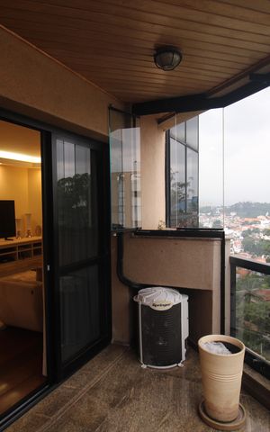 Apartamento à venda com 210m², 3 quartos e 3 vagasSala - Varanda