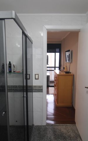 Apartamento à venda com 210m², 3 quartos e 3 vagasQuarto 3 - Banheiro