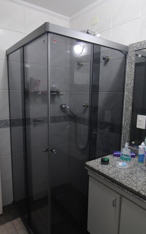 Apartamento à venda com 210m², 3 quartos e 3 vagasQuarto 2 - Banheiro