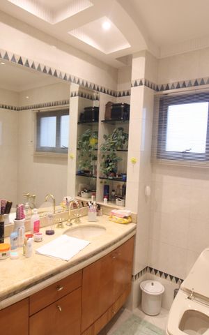 Apartamento à venda com 210m², 3 quartos e 3 vagasQuarto 4 - Banheiro