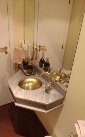 Apartamento à venda com 210m², 3 quartos e 3 vagasLavabo