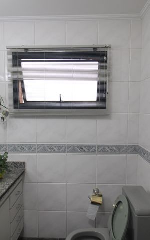 Apartamento à venda com 210m², 3 quartos e 3 vagasQuarto 2 - Banheiro