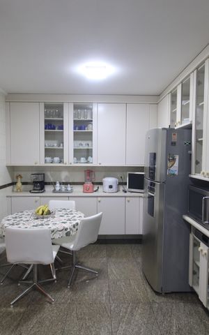 Apartamento à venda com 210m², 3 quartos e 3 vagasCozinha