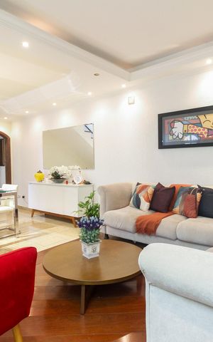 Casa à venda com 287m², 3 quartos e 2 vagas Casa à venda com 287m², 3 quartos e 2 vagasSala
