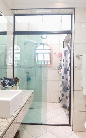 Casa à venda com 287m², 3 quartos e 2 vagas Casa à venda com 287m², 3 quartos e 2 vagasBanheiro da Suíte 3