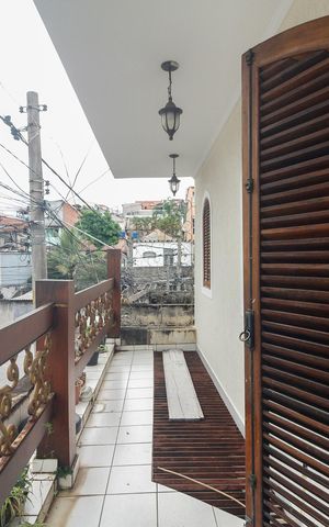 Casa à venda com 287m², 3 quartos e 2 vagas Casa à venda com 287m², 3 quartos e 2 vagasVaranda da Suíte 3