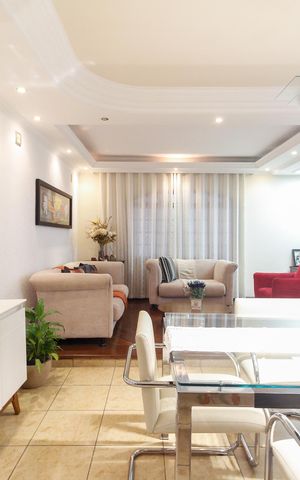 Casa à venda com 287m², 3 quartos e 2 vagas Casa à venda com 287m², 3 quartos e 2 vagasSala