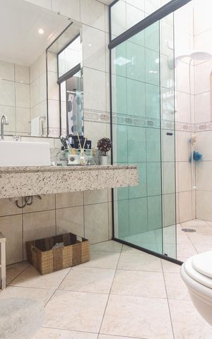 Casa à venda com 287m², 3 quartos e 2 vagas Casa à venda com 287m², 3 quartos e 2 vagasBanheiro da Suíte 3