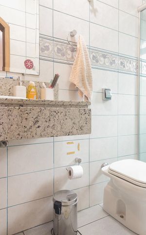Casa à venda com 287m², 3 quartos e 2 vagas Casa à venda com 287m², 3 quartos e 2 vagasBanheiro Suíte 2