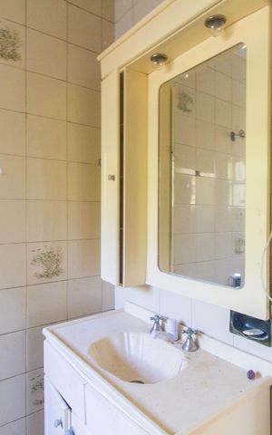 Casa à venda com 528m², 3 quartos e 2 vagas Casa à venda com 528m², 3 quartos e 2 vagasBanheiro