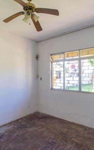 Casa à venda com 528m², 3 quartos e 2 vagas Casa à venda com 528m², 3 quartos e 2 vagasQuarto 1