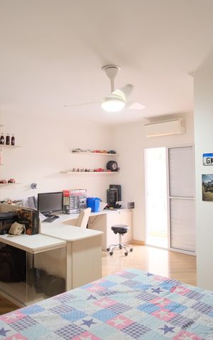 Casa à venda com 256m², 3 quartos e 4 vagasSuíte 1