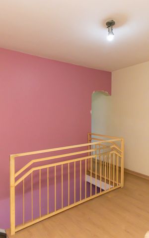 Casa à venda com 220m², 4 quartos e 4 vagas Casa à venda com 220m², 4 quartos e 4 vagasHall dos Quartos