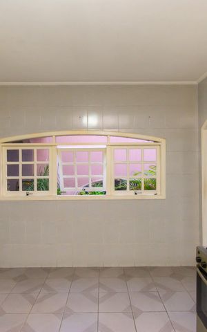Casa à venda com 220m², 4 quartos e 4 vagas Casa à venda com 220m², 4 quartos e 4 vagasCozinha
