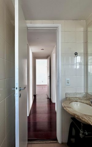 Apartamento para alugar com 94m², 3 quartos e 2 vagas Apartamento para alugar com 94m², 3 quartos e 2 vagasBanheiro Social