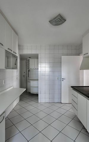 Apartamento para alugar com 94m², 3 quartos e 2 vagas Apartamento para alugar com 94m², 3 quartos e 2 vagasCozinha