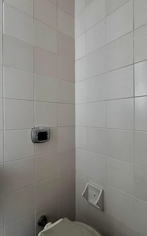 Apartamento para alugar com 94m², 3 quartos e 2 vagas Apartamento para alugar com 94m², 3 quartos e 2 vagasBanheiro de Serviço