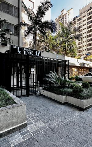 Apartamento para alugar com 94m², 3 quartos e 2 vagas Apartamento para alugar com 94m², 3 quartos e 2 vagasFachada