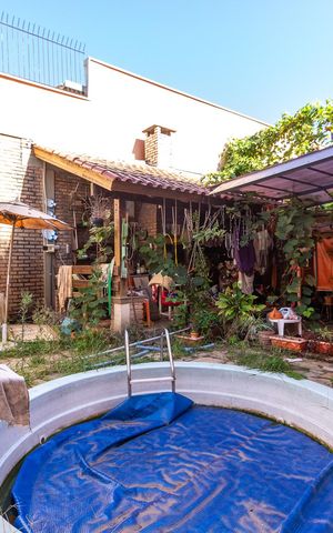 Casa à venda com 217m², 4 quartos e 1 vaga Casa à venda com 217m², 4 quartos e 1 vagaQuintal